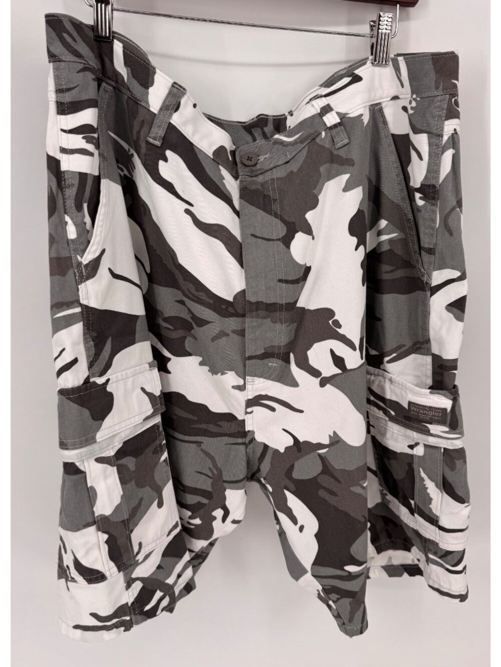 Wrangler Mens Relaxed Fit Cargo Shorts Camouflage 40 Reg 100% Cotton Knee-Length